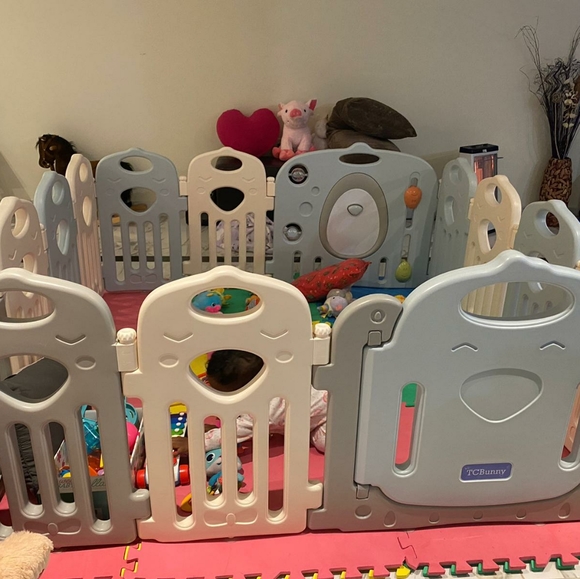 Baby play pen - Picture 3 of 4